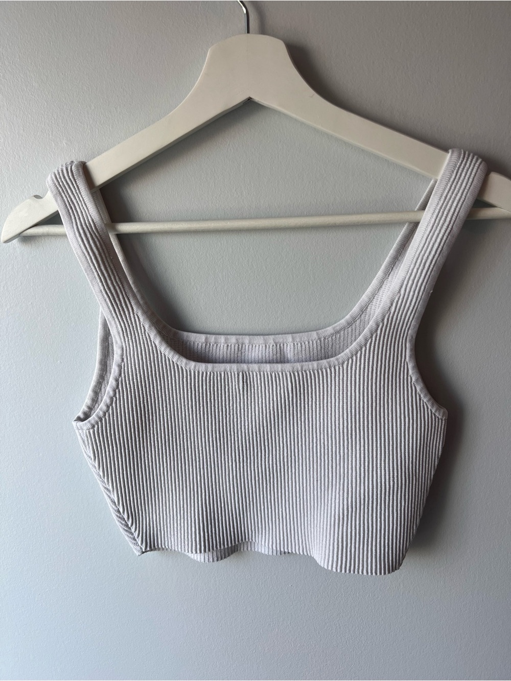Babaton Sculpt Light Gray Ribbed Square-Neck Cropped Tank Top Women’s Medium